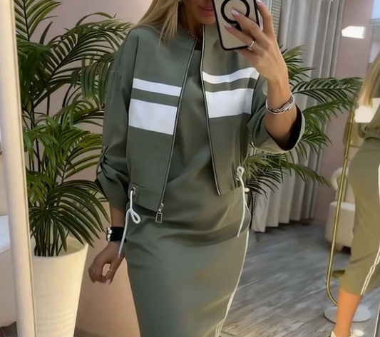 Ensemble composé d'une veste zippée à col montant pour femme et d'une robe midi à rayures latérales